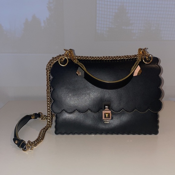 Fendi, Pre-owned Black Leather Kan I Shoulder Bag - Picture 2 of 9